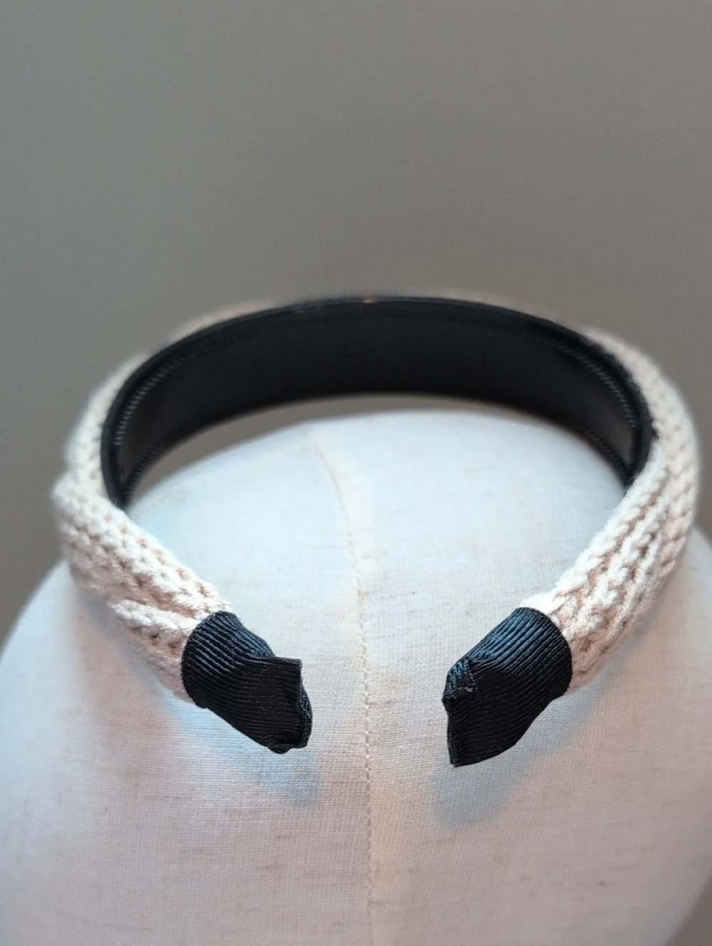 Knitted Twist Tan and Black Headband